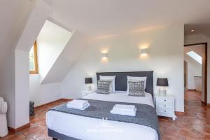 Villas Eva Home - Magnificent villa with Garden - Honfleur 10 Pax : photos des chambres