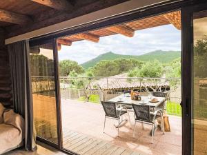 Maisons de vacances Holiday Home Chalet Double by Interhome : photos des chambres