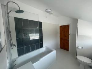 South Coast Guest Rooms With free onsite Parking