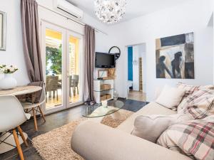 Apartment Tina-2 by Interhome