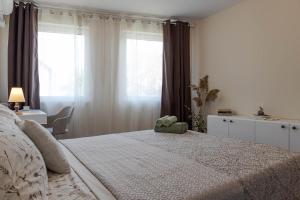 1BR Apartment 8 mins to Beach with Designated Workspace