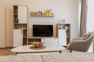 1BR Apartment 8 mins to Beach with Designated Workspace