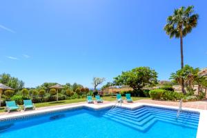 Elviria Hills Penthouse - Idyllic Golf & Sea View Oasis in Marbella