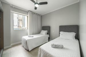 Ruth de Sá 3 Dorm Quadra Mar by Achei Camboriú