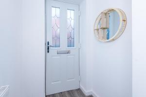 3 Bed-Sleeps 5-Garden-Parking