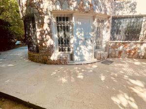 Mulberry house Nea makri