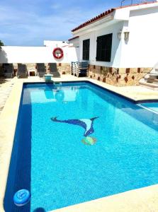 Chalet con piscina privada cerca del mar