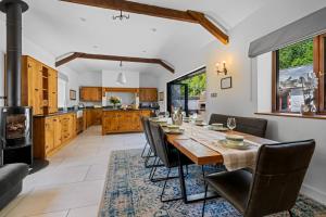 White Horse Farmhouse - Luxury Retreat