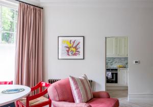 Stylish & luxury, just redecorated Kensington flat