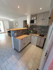 Appartements 3 pieces au calme Terrasses Piscine et Tennis Garage : Appartement 2 Chambres