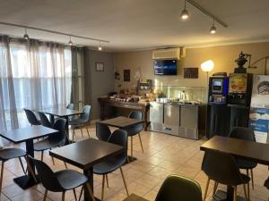 Hotels Brit Hotel Essentiel Pau Lescar : photos des chambres