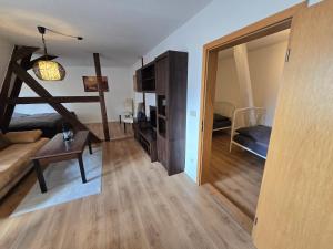 FERIENWOHNUNG 44m2 APARTMENT WOHNUNG im ZITTAUER STADTZENTRUM INNENSTADT INNENRING TOP LAGE MARKT UND RATHAUS NÄHE