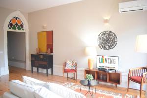 Liiiving in Porto - Vintage Balcony Apartment
