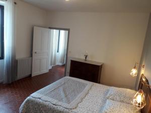 Au pied de la montagne