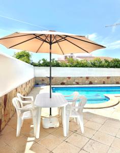 Chalet con piscina privada cerca del mar