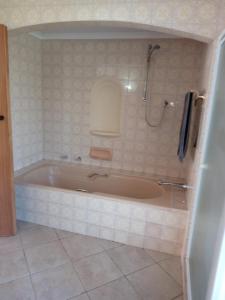 9 wena Ave Guesthouse