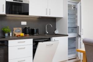 Stylish Flat by the Metro