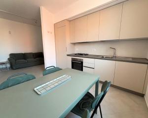 CN014 - Cesenatico, nuovissimo trilocale sul porto canale