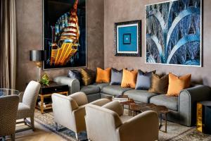 Patron, 1 Bedroom Larger Suite, 1 King, Grand Canal view