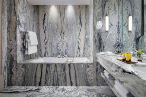 Serenissima Suite, 1 Bedroom Suite, S.Maria D.Giglio view, 1 King