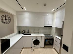 Smart & Stylish 1BHK With Keyless Entry!