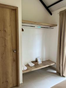 Un apartamento cálido y céntrico rodeado de jardines