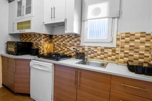 Fully Equipped & Modern Designed Spectacular 3BR