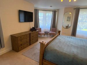 Blenheim Park House Holiday Home