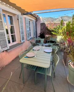 Appartements 2 pieces avec grande terrasse - Centre de Toulon : photos des chambres