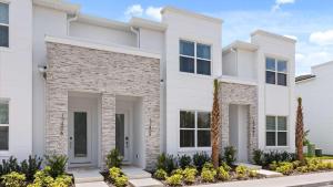 Upstay-Luxury 3BR Home w Private Pool & Games Room