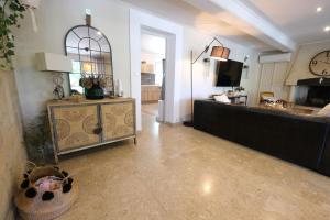 Maisons de vacances Charming Provencal Mas with pool by Taillades, close to Cavaillon in the Luberon, sleeps 6. : photos des chambres