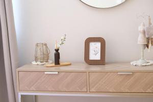 Maisons de vacances Charming Provencal Mas with pool by Taillades, close to Cavaillon in the Luberon, sleeps 6. : photos des chambres