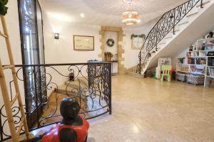 Maisons de vacances Charming Provencal Mas with pool by Taillades, close to Cavaillon in the Luberon, sleeps 6. : photos des chambres