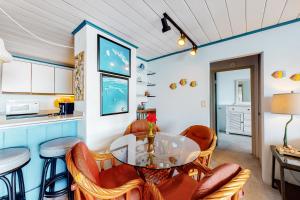 Island Sands Resort 208