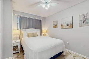 Seaside Beach & Racquet Club 2106