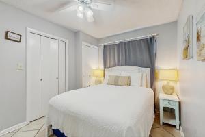 Seaside Beach & Racquet Club 2106