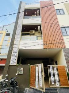 stayhives Fully Furnished 1BHK flat in Indore