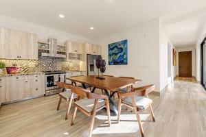 Luxurious Secluded 3 BR Mavila Condo Retreat