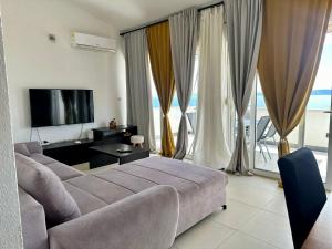 Stunning View Apartment with pool