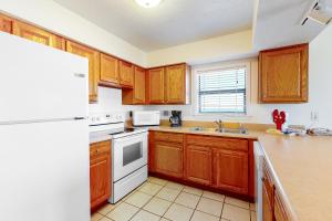 Seaside Beach & Racquet Club 3206