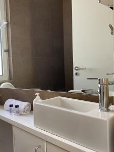 Ermou 44 - Acropolis view studio