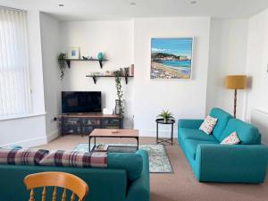 Private Parking, Central Llandudno, King Bed with Ensuite at Clement Lodge