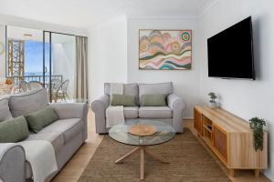 Carrington Family Beach Getaway - Ocean View, WiFi