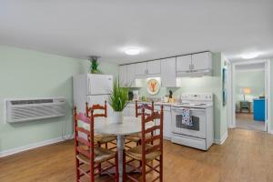 Sand Dollar Suites. Suite 1. A short stroll from our sandy shores