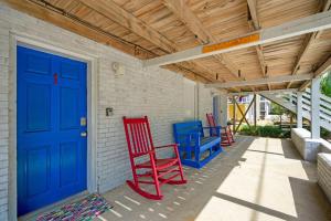 Sand Dollar Suites. Suite 1. A short stroll from our sandy shores