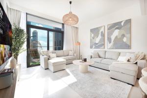 Mahogany 11 - 2BR 10 Guests - Walk to Burj Khalif