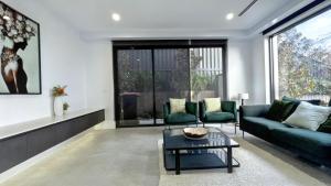 Beautiful property in Balwyn with great view