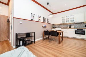 Charming, modern, 1-bed flat by Museum of Prague