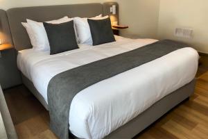 VOU Suites by Avia Suites