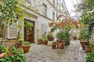 Modern Renovated studio cozy and quiet